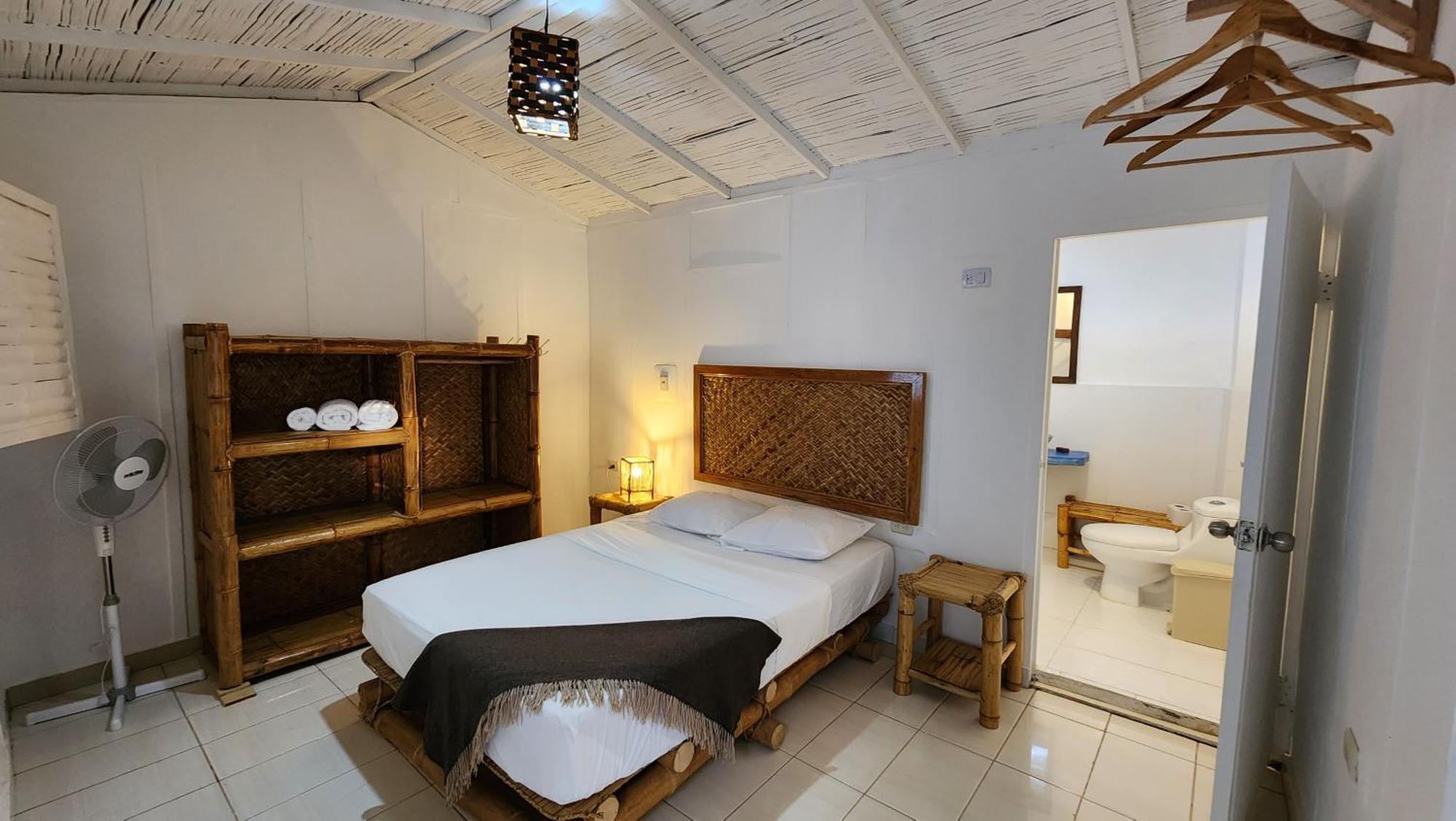 Kinti Guest House Máncora Esterno foto