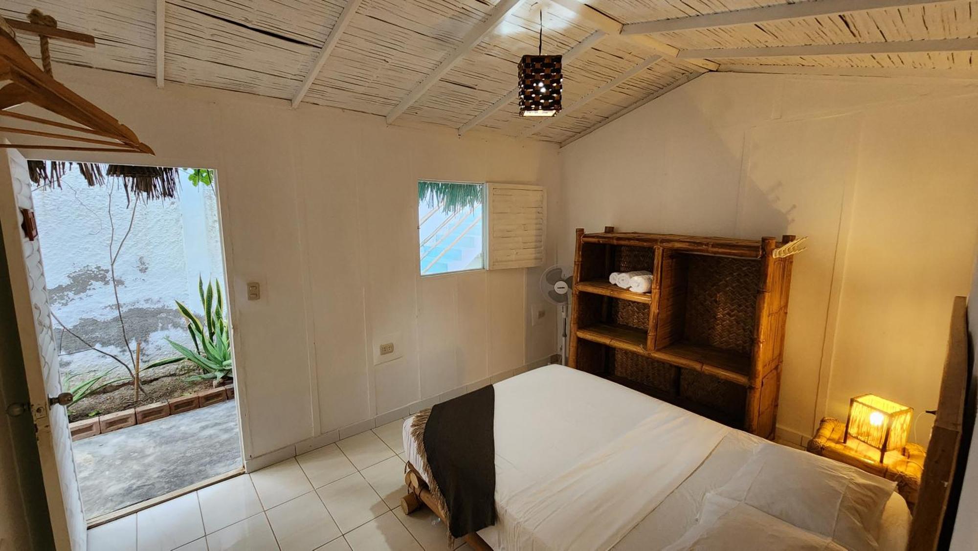 Kinti Guest House Máncora Esterno foto