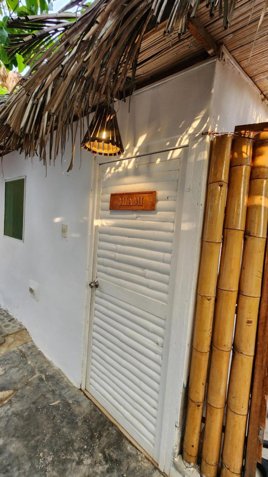 Kinti Guest House Máncora Esterno foto